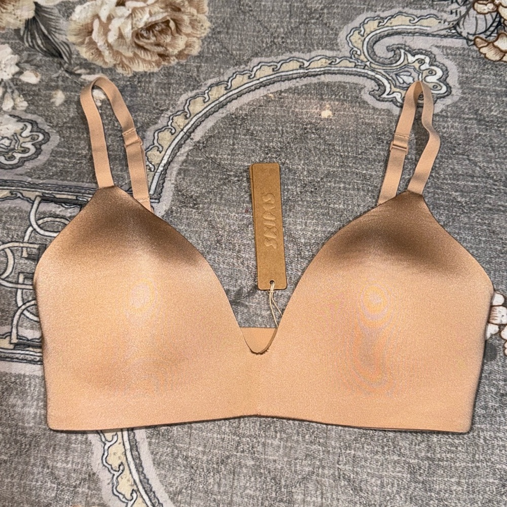 SKIMS WIRELESS FORM LIGHTLY LINED BRA